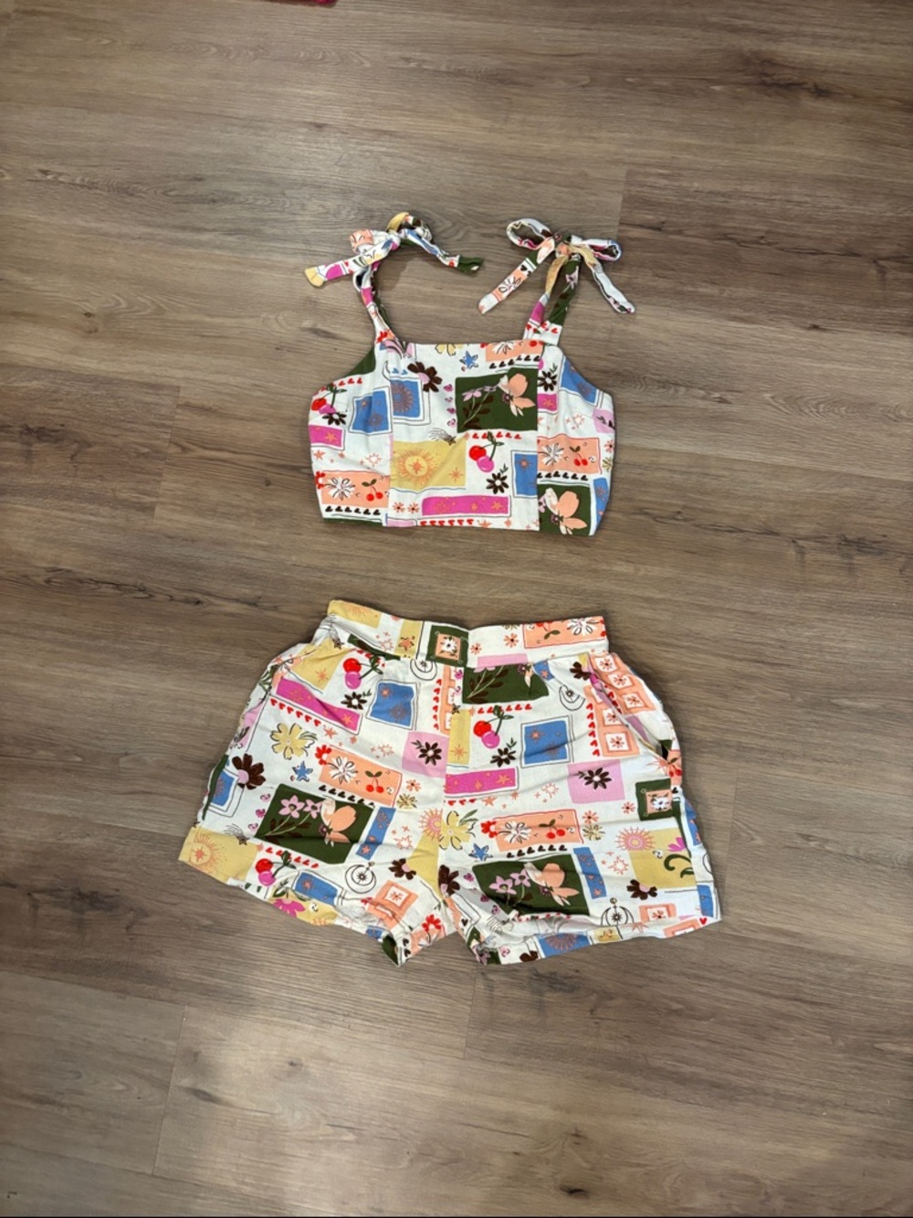 Patchwork Floral Tie-Shoulder Crop Top & Shorts Set - Multi